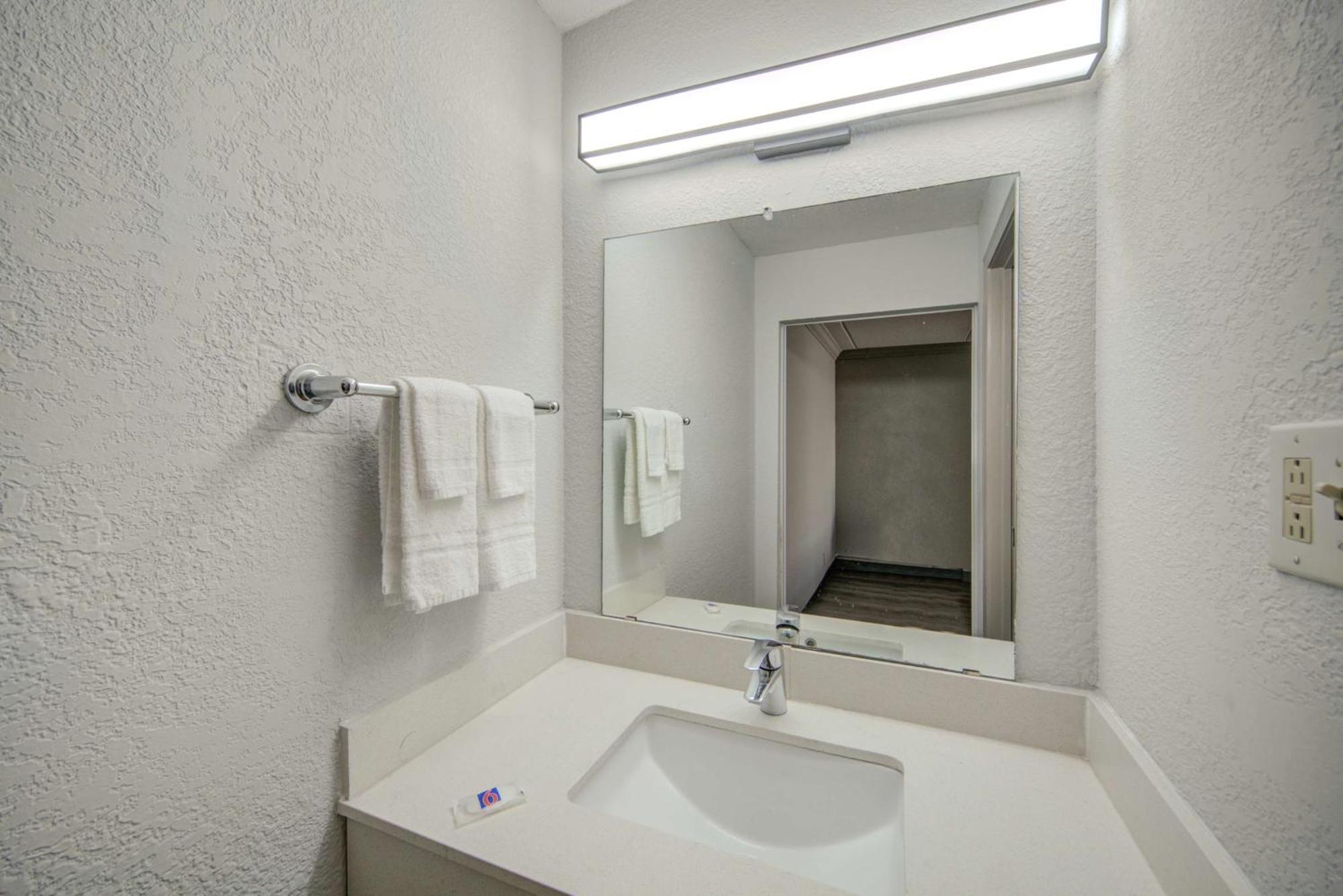 Motel 6 San Antonio, Tx I-35 North Corridor Eksteriør billede