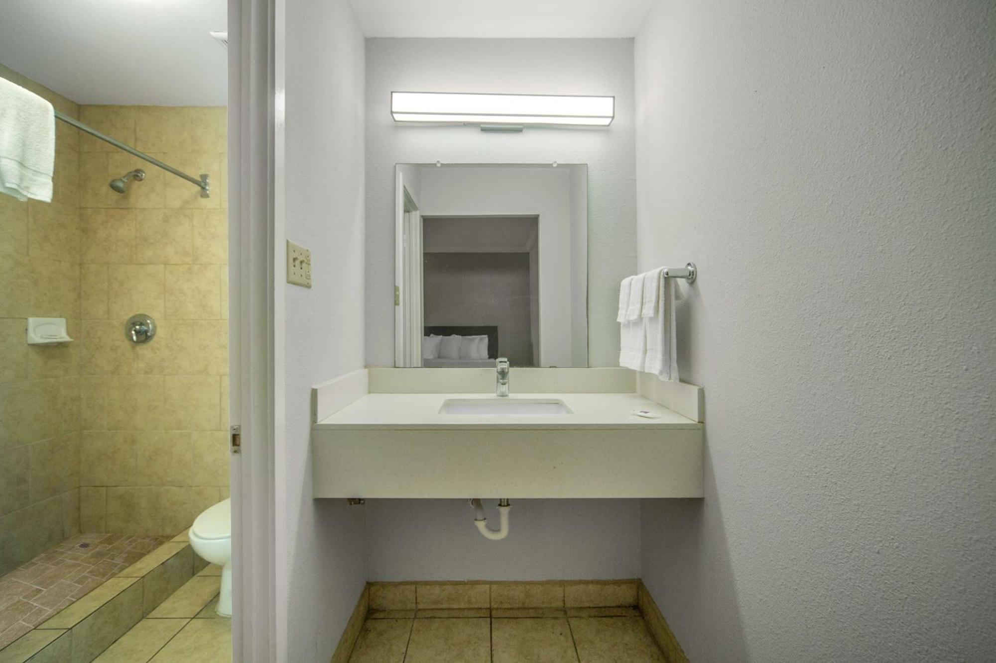 Motel 6 San Antonio, Tx I-35 North Corridor Eksteriør billede